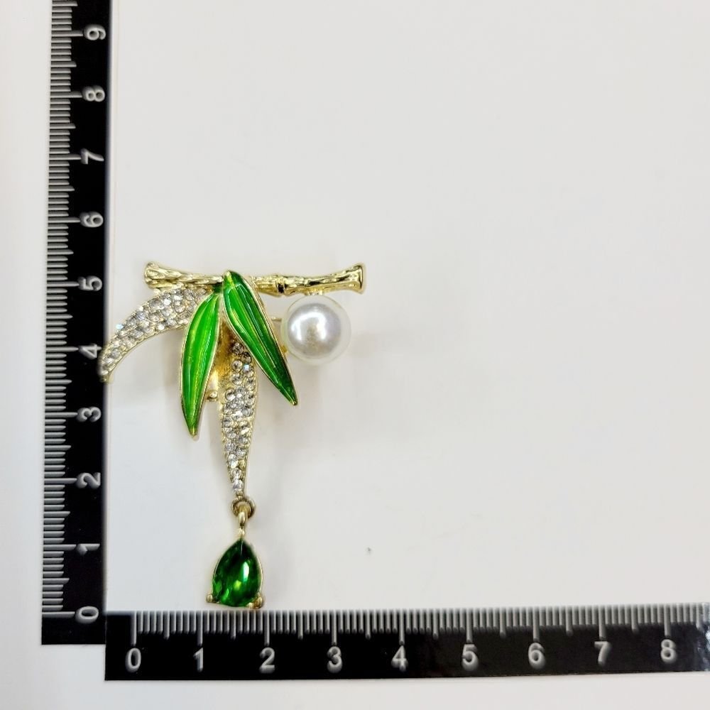 Brand New Booboo Rhinestone Pearl Pin Brooch - Picture 5 of 5
